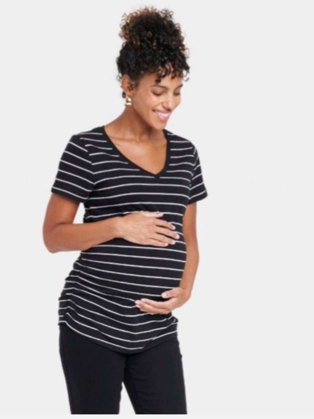🌟3/$20 Motherhood Black and White Striped V-Neck Maternity Tee